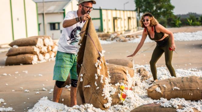 vedetele asia express nevoite sa renunte la podoaba capilara pentru un avantaj in competitie