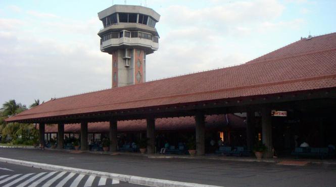 turist rus retinut pe aeroportul din bali cu un urangutan anesteziat in valiza