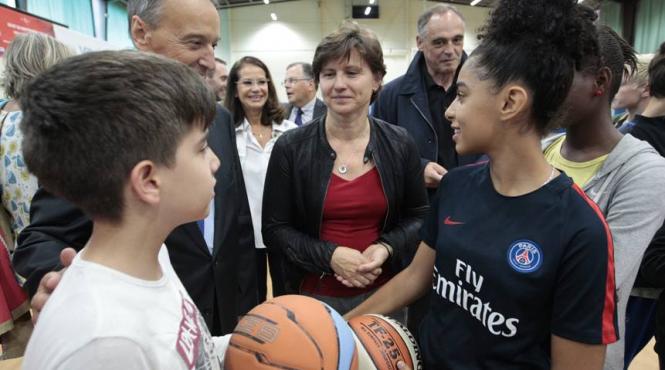 ministrul sportului din franta roxana maracineanu franta a invatat handbal fotbal si rugby de la romani