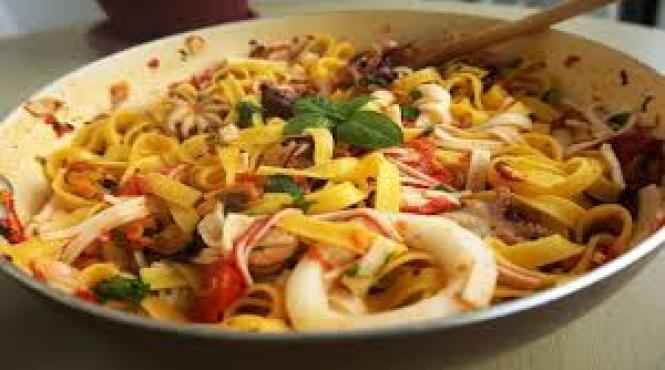 reteta zilei paste cu fructe de mare