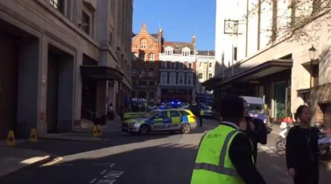 atac armat in fata unui club din melbourne o persoana a murit iar alte trei au fost ranite