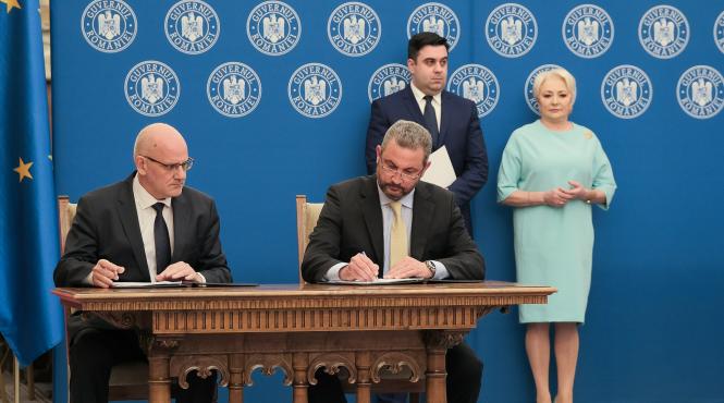 palatul victoria au fost semnate trei contracte de infrastructura privind autostrazile si magistrala 5 de metrou