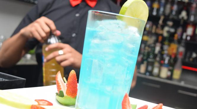 personal calificat cu garantie de un an