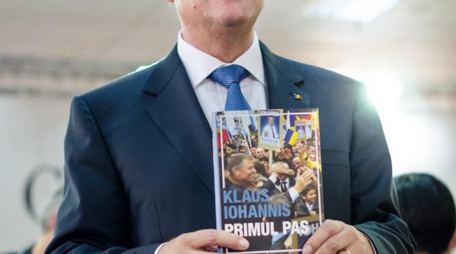presedintele iohannis despre noua sa carte nu am vrut sa fie nici pretioasa nici pretentioasa
