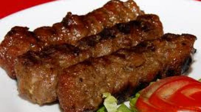 povestea mititeilor vezi faimoasa reteta de mici de la carul cu bere