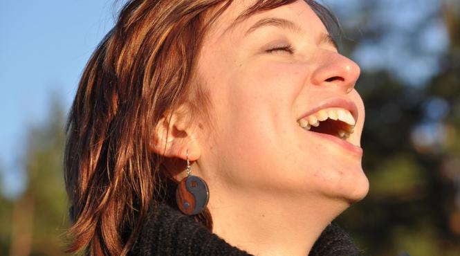 4 semne zodiacale care considera umorul sexy