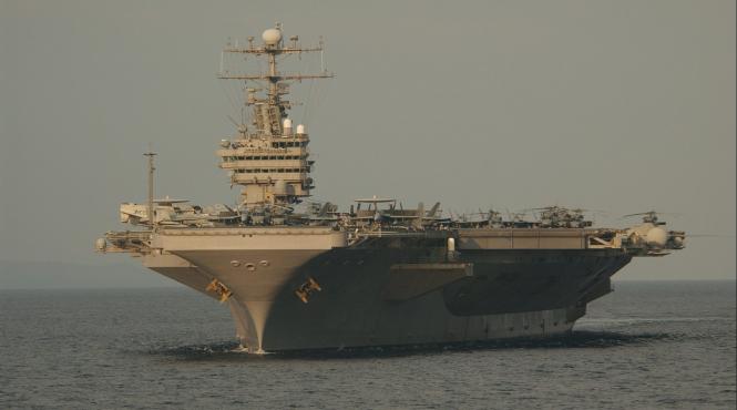 un portavion al sua pleaca la razboi cu iranul
