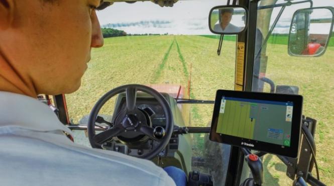 cea mai mare ferma din europa agricost isi mareste flota high tech