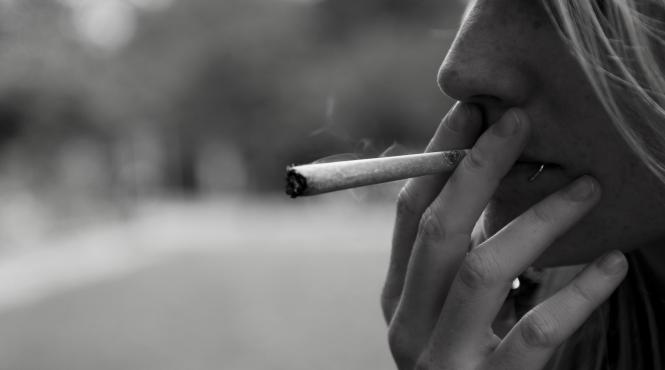 cercetatorii cauta femei insarcinate care consuma marijuana pentru a observa efectele drogului asupra sarcinii