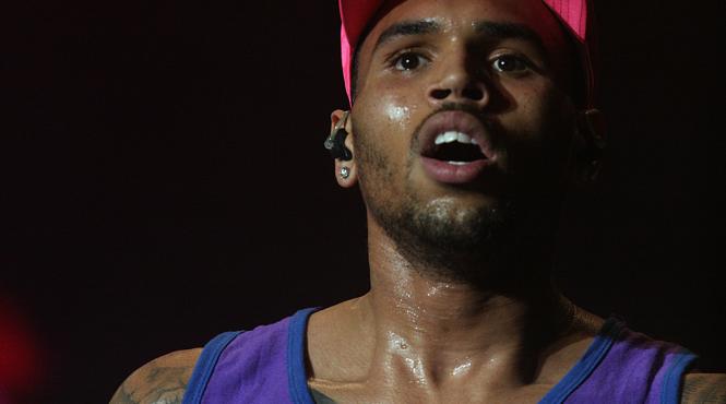 chris brown nu s a prezentat la confruntarea cu femeia care l a acuzat de viol