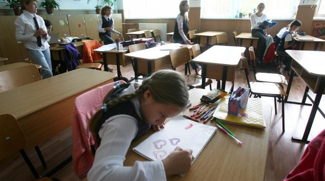 men guvernul a alocat fondurile pentru amenajarea grupurilor sanitare ale unitatilor de invatamant preuniversitar