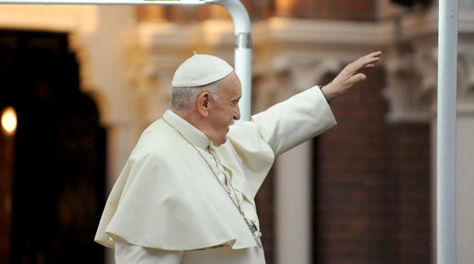 papa francisc a plecat de la campia libertatii din blaj