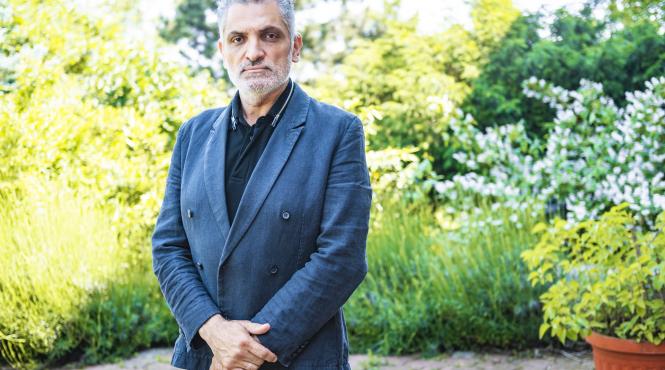 damian draghici debuteaza in actorie artistul face parte din distributia serialului sacrificiul