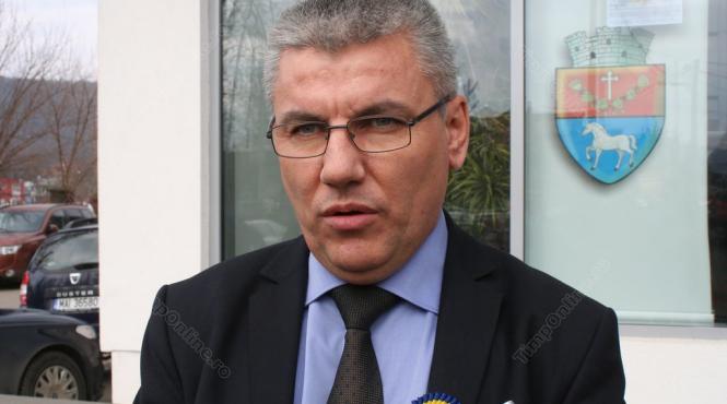 denes in localitatile afectate de inundatii vom face consolidari de mal