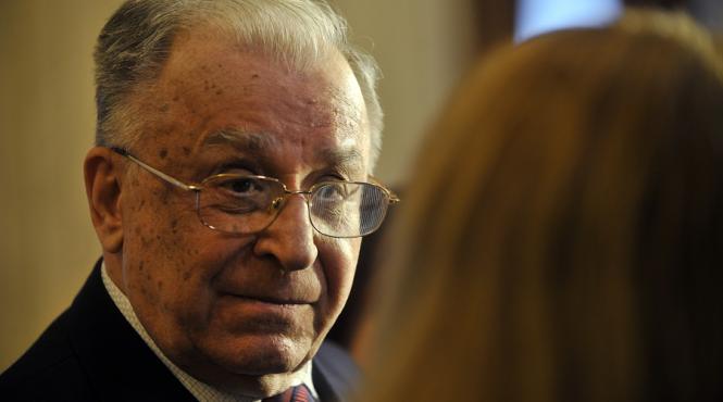 fostul presedinte ion iliescu a fost externat