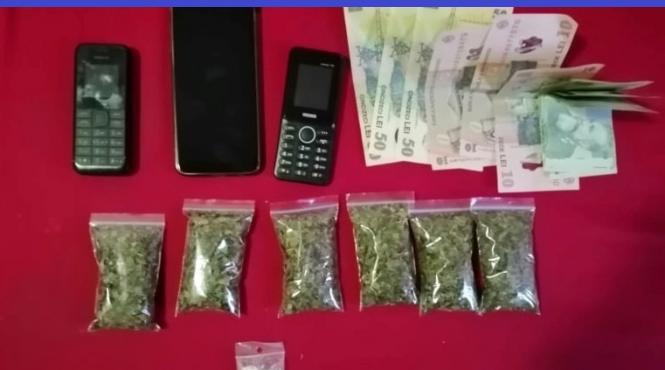 o batrana in varsta de 72 de ani retinuta de diicot pentru ca vindea droguri in liceele din oradea