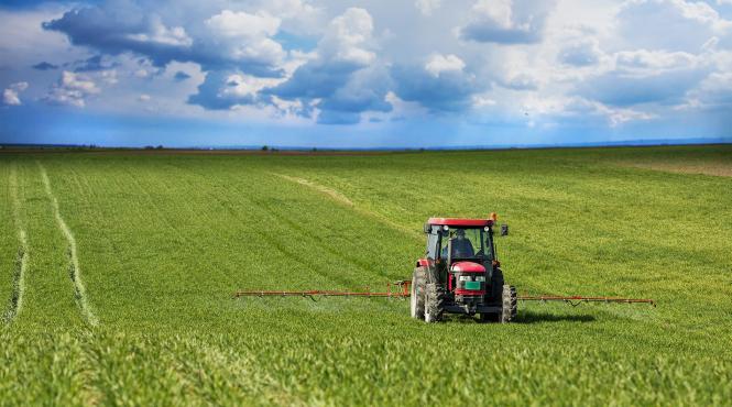 am vandut strainilor 420 000 ha de teren agricol