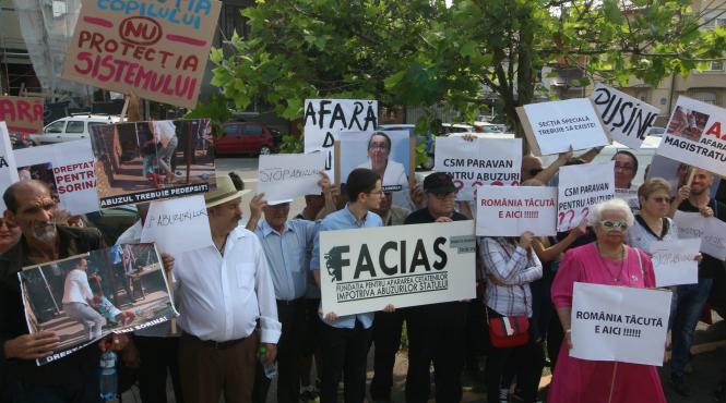 cazul sorinei instanta din drobeta turnu severin a dispus amanarea judecarii cauzei