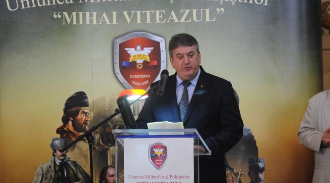 gabriel oprea si a tras fundatie pentru militari si politisti
