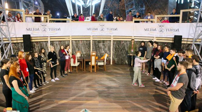 spectacole si multe surprize la festivalul international de teatru turda