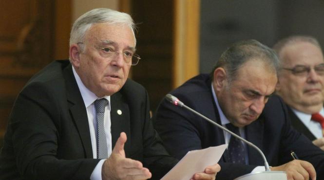 mugur isarescu a fost validat pentru un nou mandat la sefia bnr