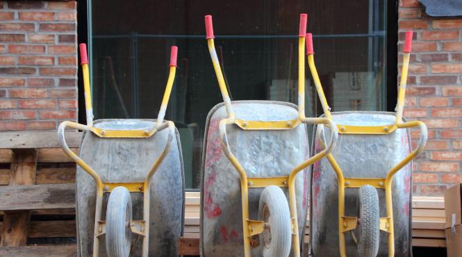 peste 62 000 de firme au tras obloanele