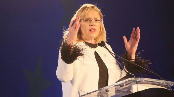 cretu afirmatiile premierului viorica dancila potrivit carora comisarii trimisi de romania nu au ajutat tara absolut regretabile