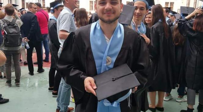 nepotul lui florin salam a terminat liceul si a luat si bac ul e primul din familie
