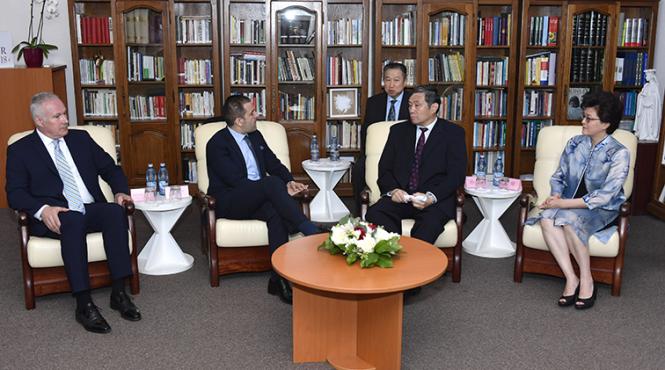 premiera romania tara invitata de onoare la targul de carte de la beijing