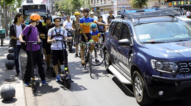 pledoarie antipoluare sute de biciclete trotinete si masini electrice au defilat in capitala