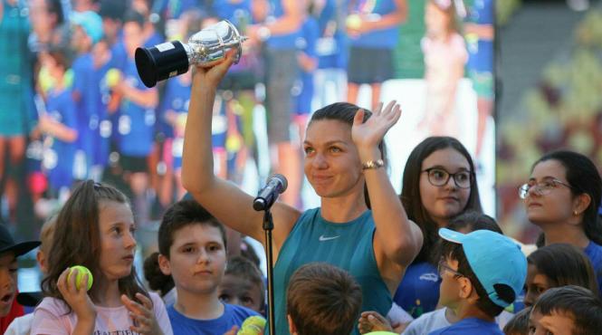 simona halep se intoarce in romania cu trofeul de la wimbledon