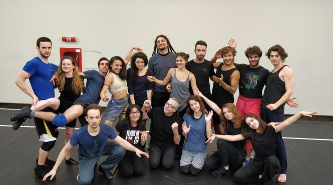 on the roof gigi caciuleanu printre bufoni si actori la amfiteatru tnb