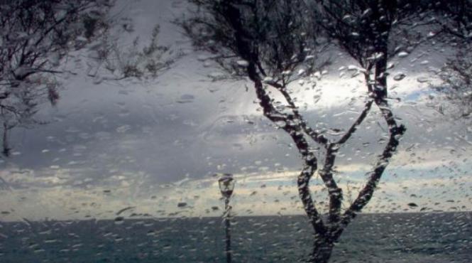 cod portocaliu de furtuna pentru judetele bacau si neamt cod galben pentru alte 5 judete