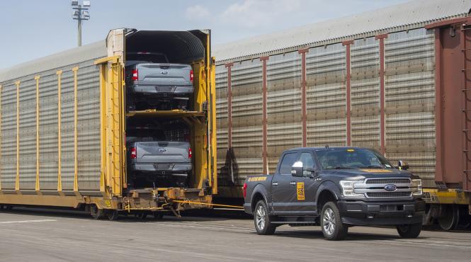 video camioneta electrica f 150 care a tractat peste 500 de tone