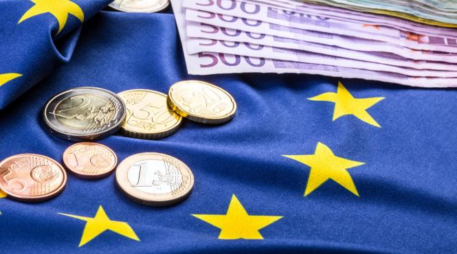 comisia europeana solicita statelor membre sa puna in practica normele privind combaterea spalarii banilor