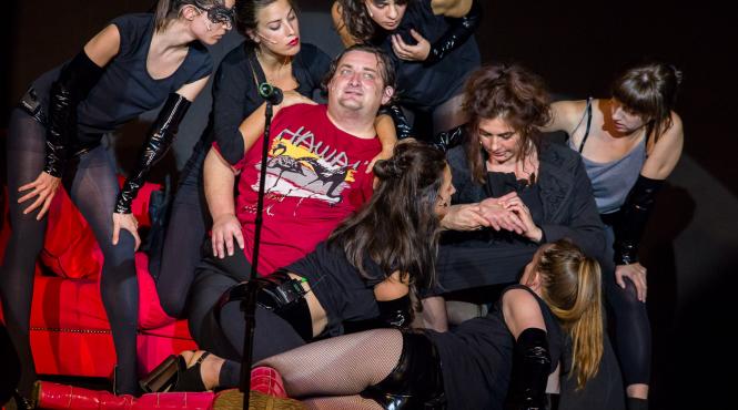 teatrul tamasi aron isi incepe stagiunea la seghedin cu premiera opera de trei parale