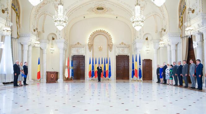 numirea noilor ministri prilej de atacuri ale usr la adresa lui iohannis