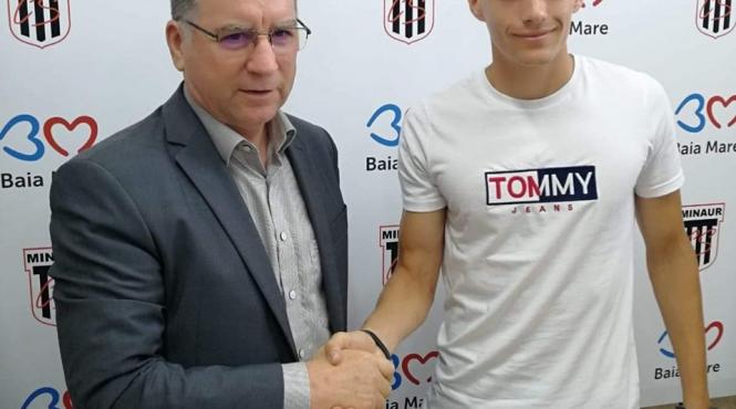 fcsb a transferat un fundas stanga