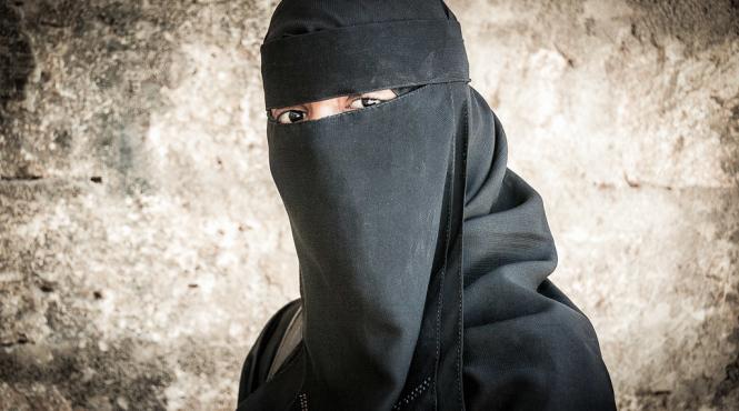 majoritatea germanilor sustin o interzicere a portului burqa