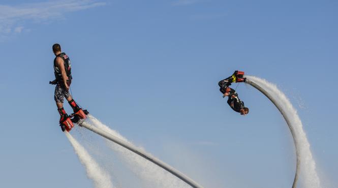 omul zburator a trecut canalul manecii