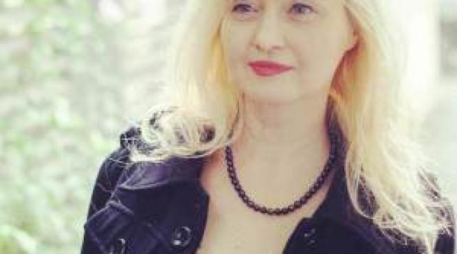 corina ozon autoarea seriei amantilor nu cred in suflete pereche