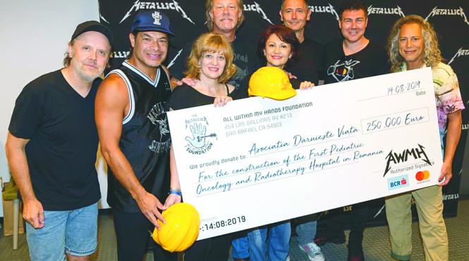 250 000 de euro donati de metallica