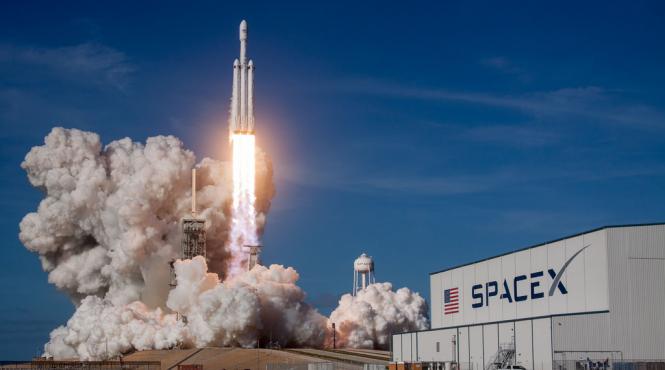 elon musk se pregateste de zborul pe marte spacex a lansat cu succes prototipul rachetei starhopper
