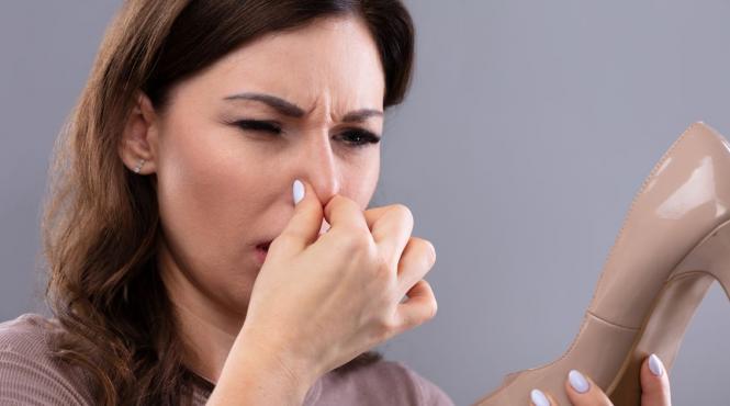 adio mirosului neplacut din incaltamintea de dama