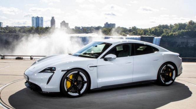 taycan provocat de model s