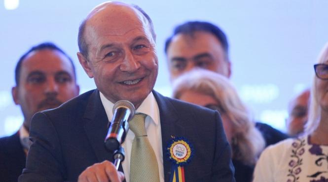 fost apropiat al lui basescu il acuza cu acte pe petrov ca a luat bani de la securitate