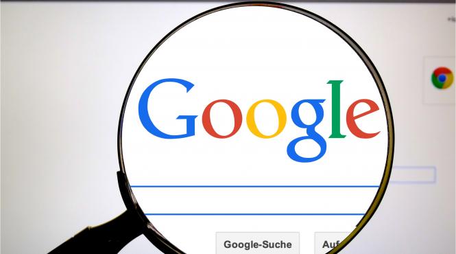 google isi schimba algoritmul de cautare pentru a promova jurnalismul de investigatie