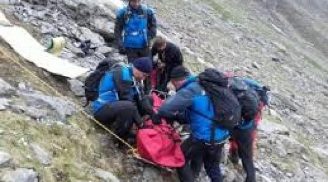 accident in fagaras un turist ranit grav a fost preluat de un elicopter smurd