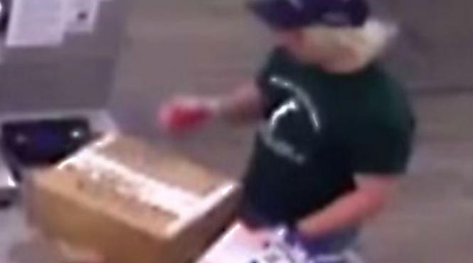 angajat american al fedex acuzat de china de trafic cu arme