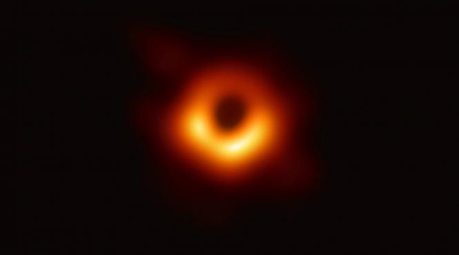 eveniment astronomic o gaura neagra a fost observata in timp ce devora o stea